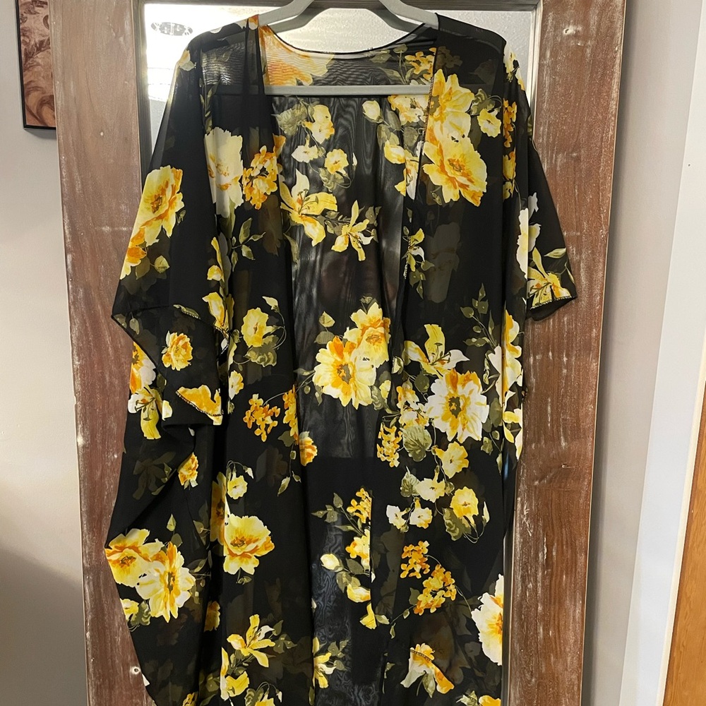 Floral Kimono with Yellow and Black Design